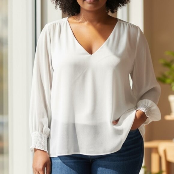 570/574 WOMENS 3X WHITE FLOWY BLOUSE BY MAIN STRIP - Picture 1 of 1
